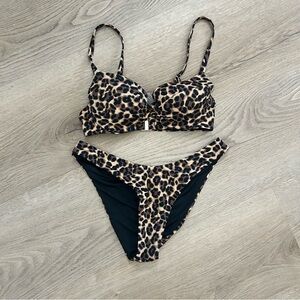 VICTORIA’S SECRET SWIM ESSENTIAL TWIST PUSH-UP BIKINI TOP & BRAZILIAN BOTTOM